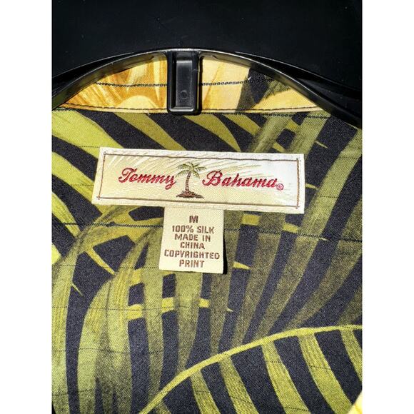 Tommy Bahama Men's Medium 100% Silk Hawaiian Shirt Floral Pattern - Picture 3 of 8